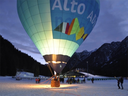 Toblach - Toblach: Modellballonglühen